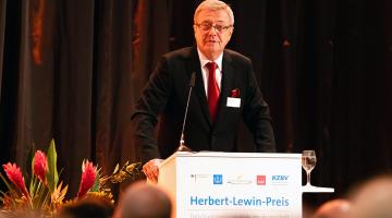 Dr. Wolfgang Eßer, Vorsitzender des Vorstandes der KZBV
